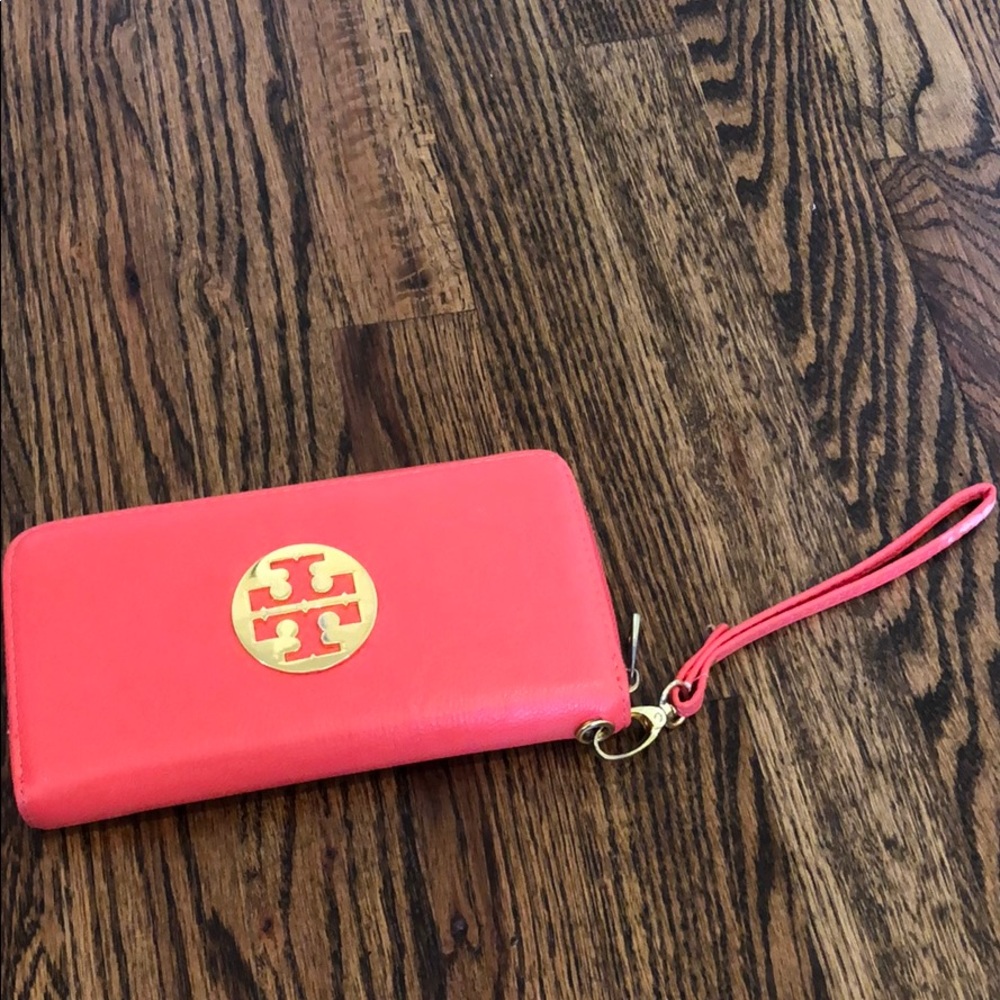 Wallet wristlet